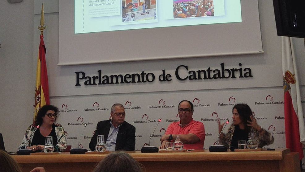 ALEGA y el Colegio de Periodistas reflexionan sobre la imagen de las personas LGTBI en los medios de comunicación